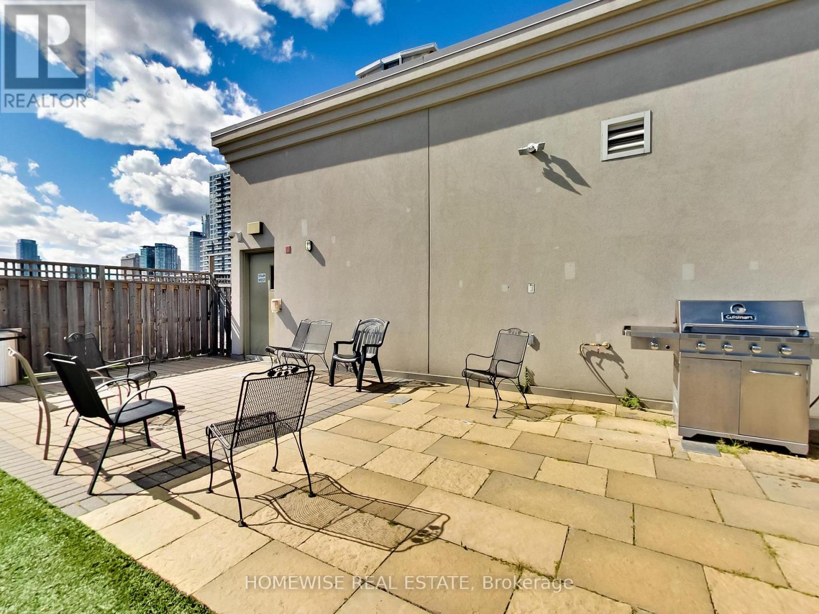 1001- 225 Wellesley Street East, Toronto, ON photo 32
