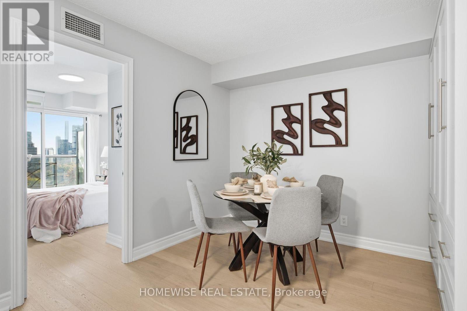 1001- 225 Wellesley Street East, Toronto, ON photo 7