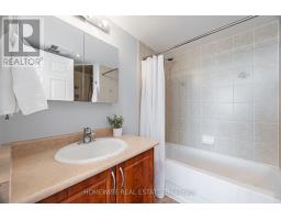 1001 - 225 Wellesley Street E, Toronto, ON M4X1X8 Photo 17