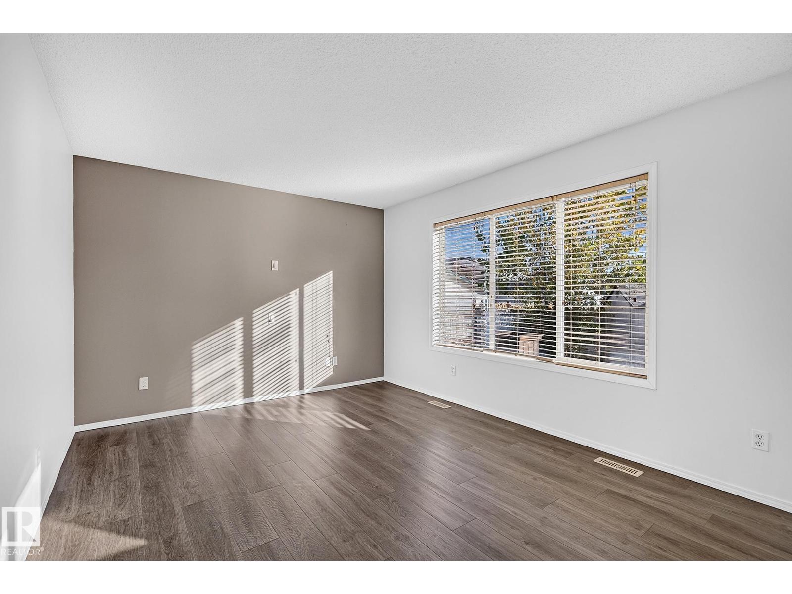 2 HEATHERGLEN DR, Spruce Grove — photo 5