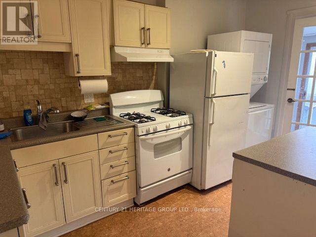 16 Sparkhall Avenue, Toronto, ON photo 19