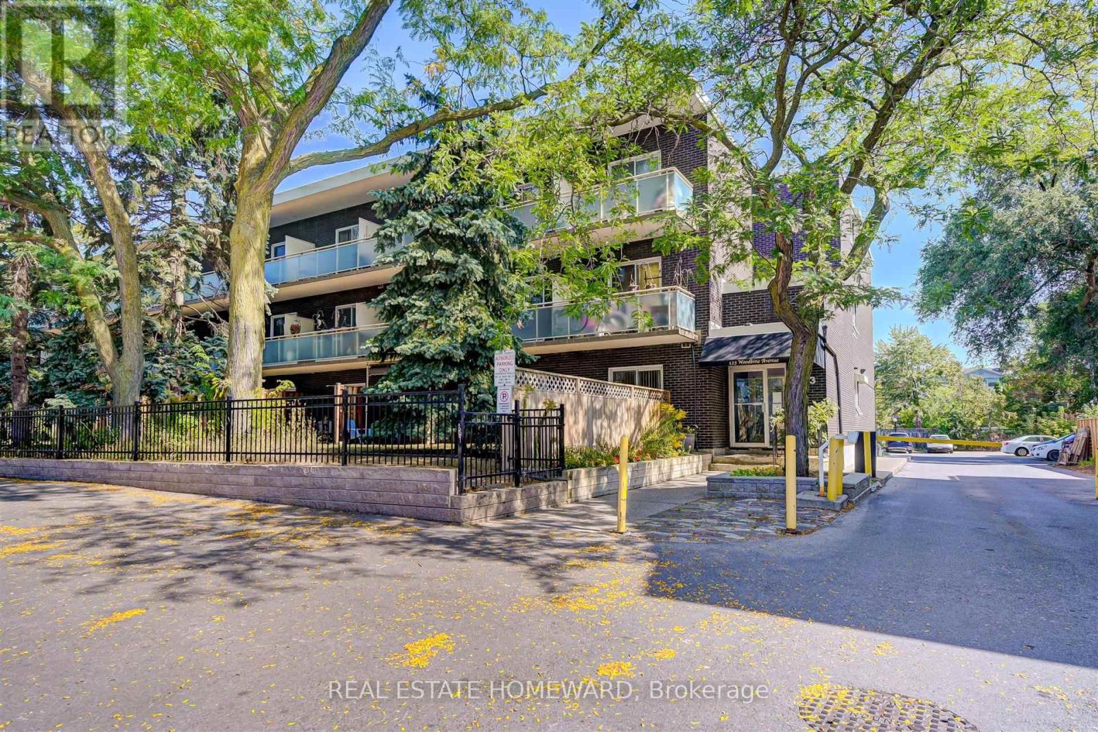 322- 123 Woodbine Avenue, Toronto, ON