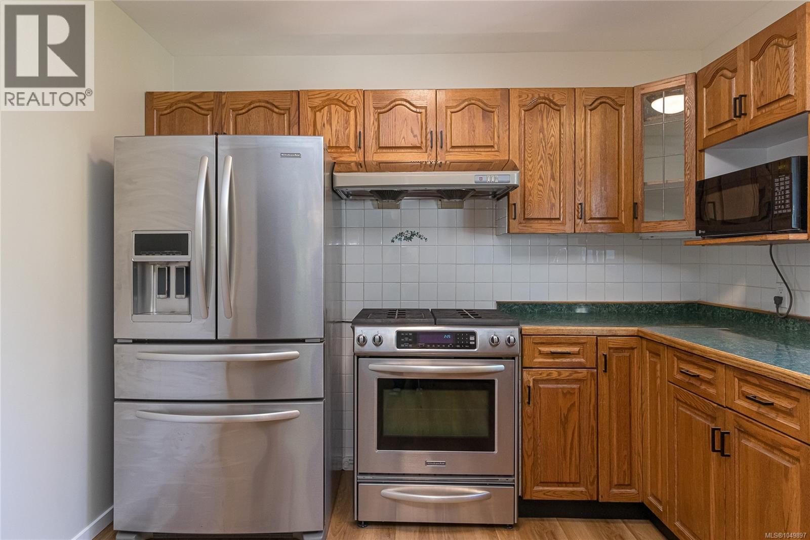 955 Doumac Ave, Saanich - Image 1