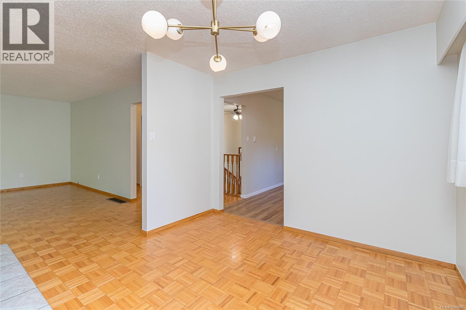 955 Doumac Ave, Saanich - Image 1