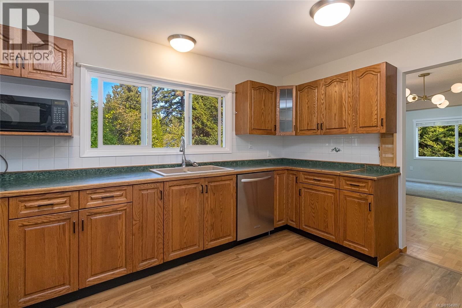 955 Doumac Ave, Saanich - Image 1