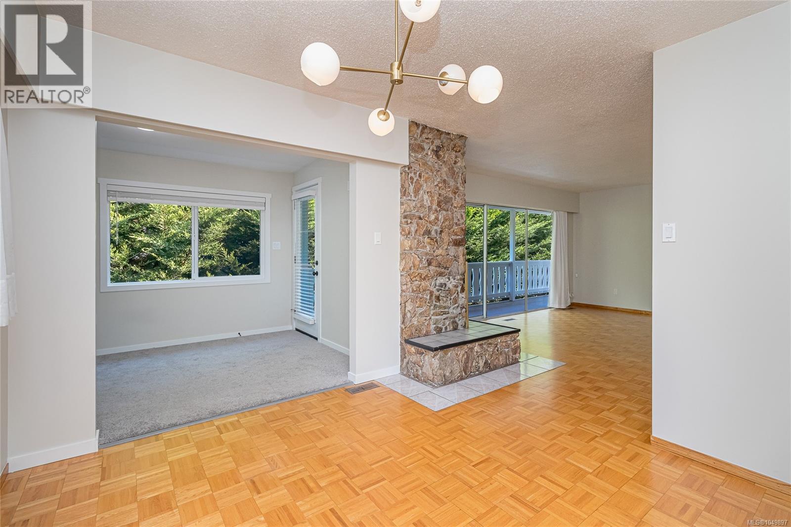 955 Doumac Ave, Saanich - Image 1