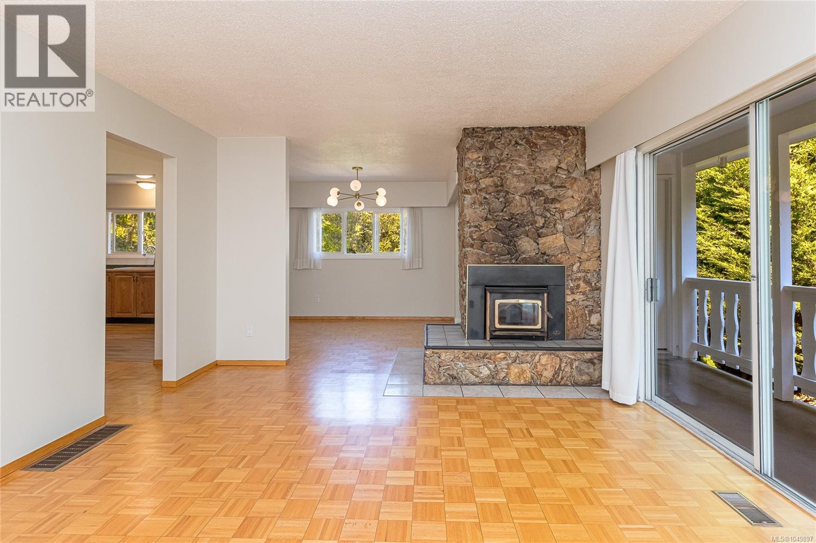 955 Doumac Ave, Saanich - Image 1