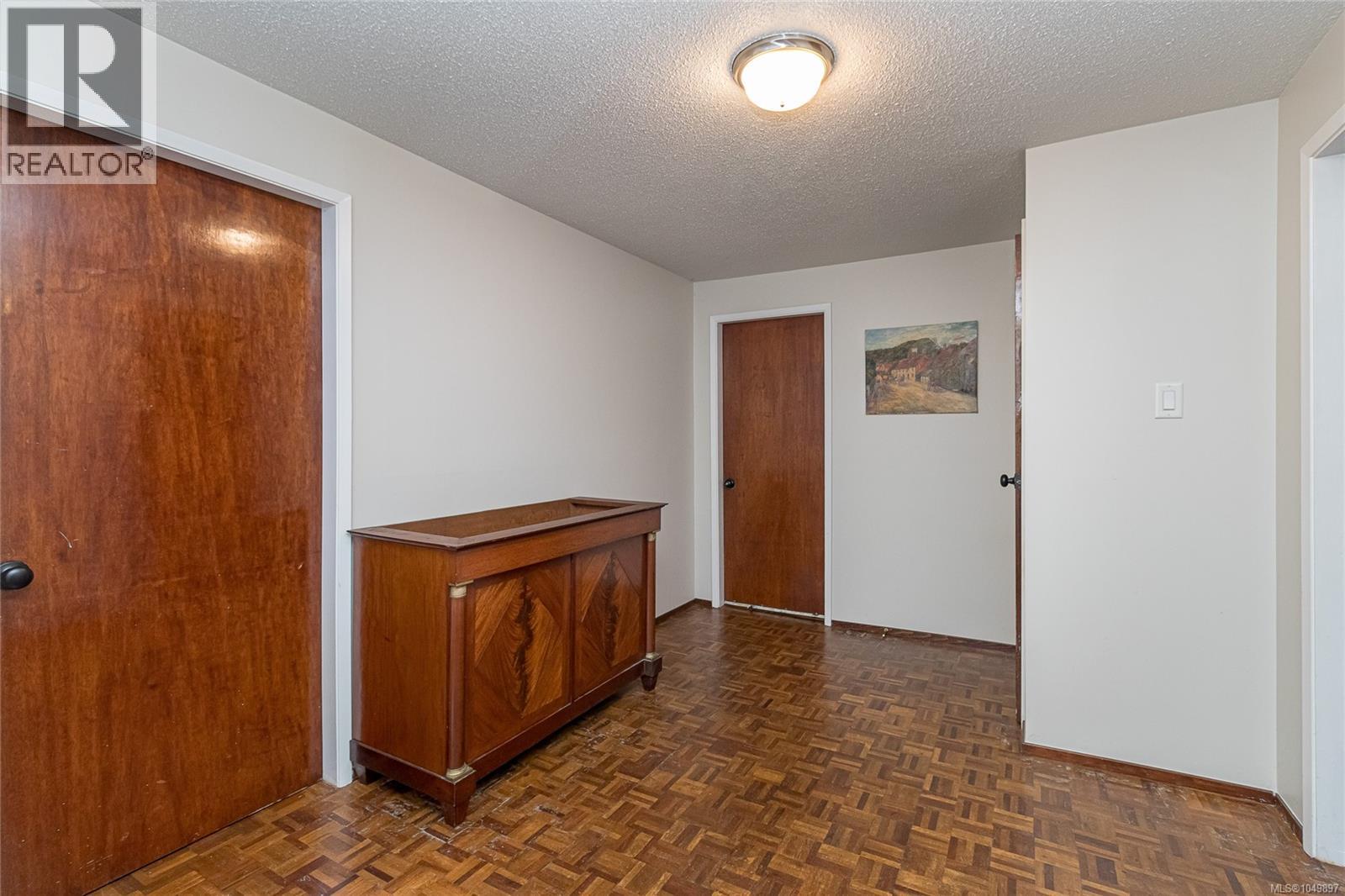 955 Doumac Ave, Saanich - Image 1