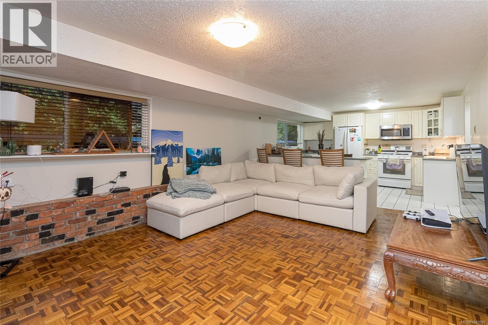 955 Doumac Ave, Saanich - Image 1