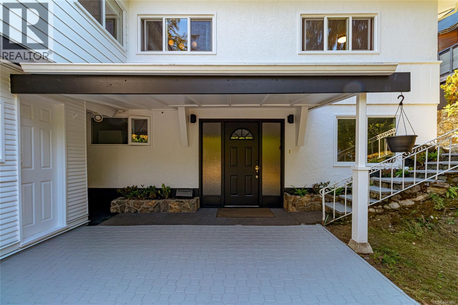 955 Doumac Ave, Saanich - Image 1
