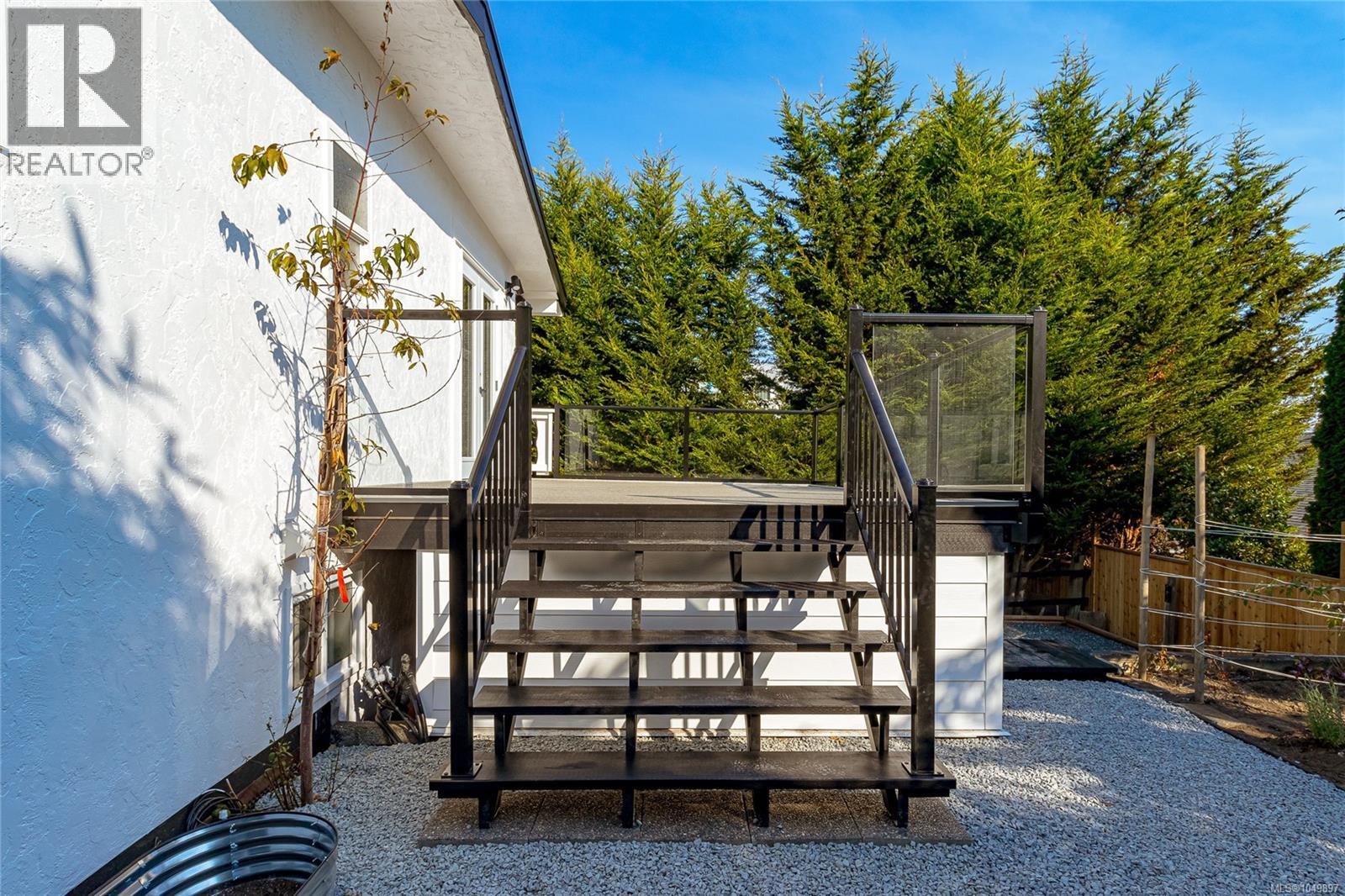 955 Doumac Ave, Saanich - Image 1