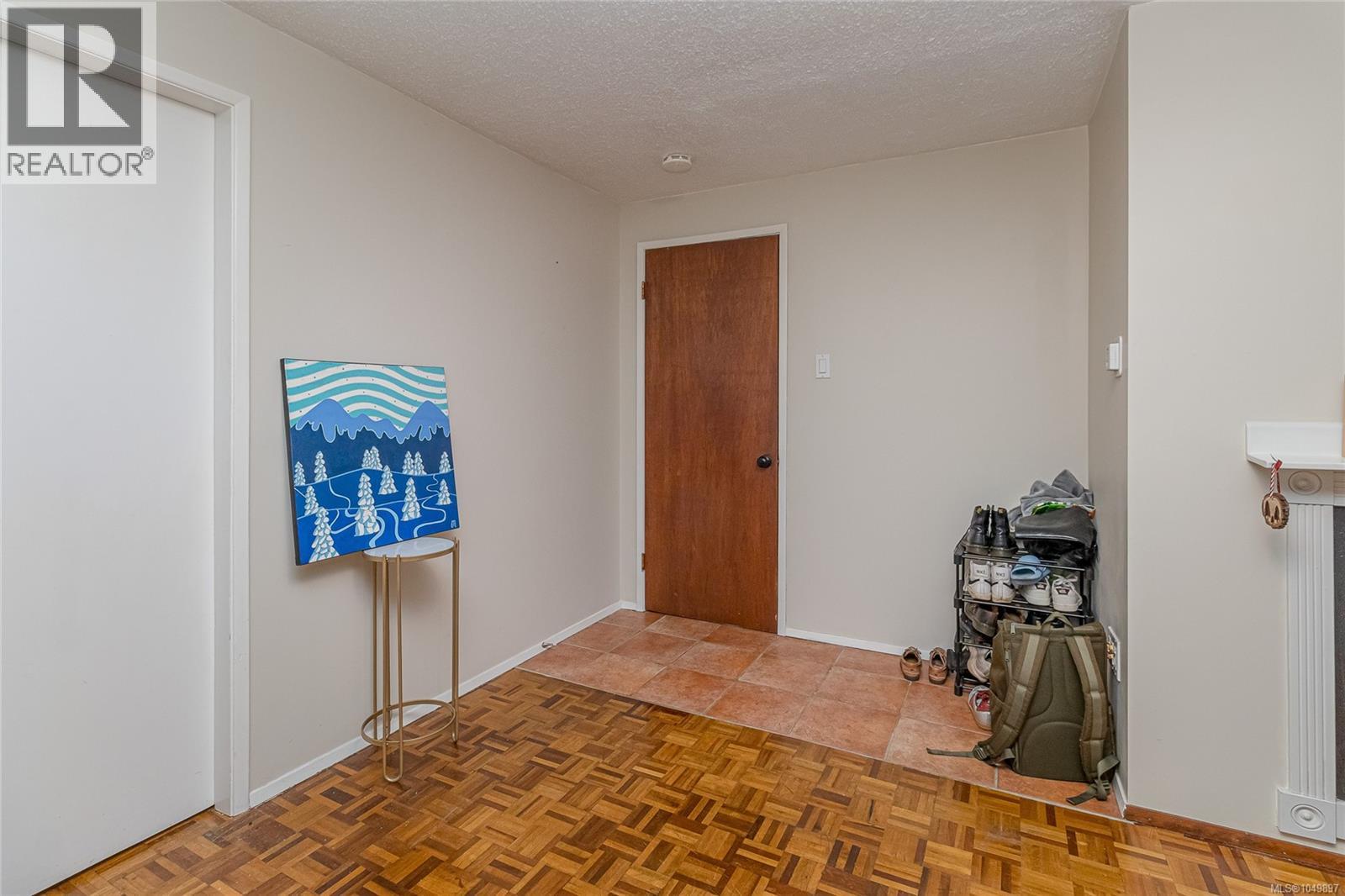 955 Doumac Ave, Saanich - Image 1