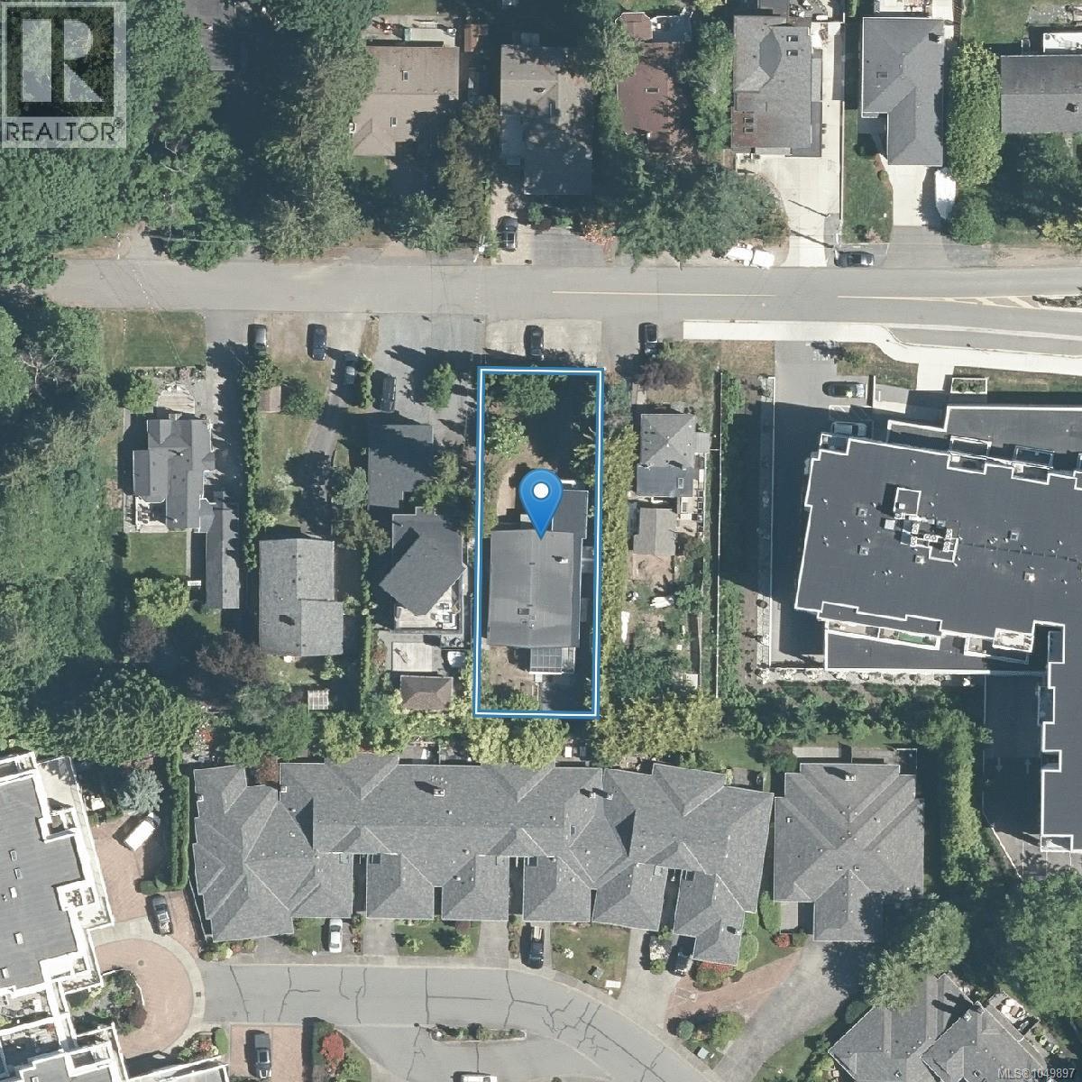 955 Doumac Ave, Saanich - Image 1