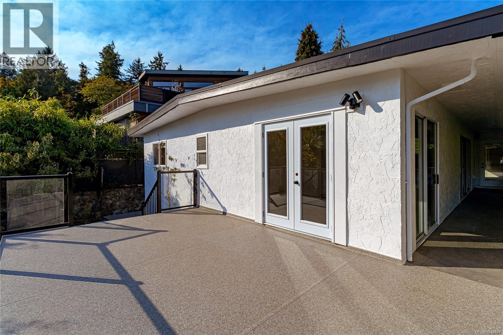 955 Doumac Ave, Saanich - Image 1