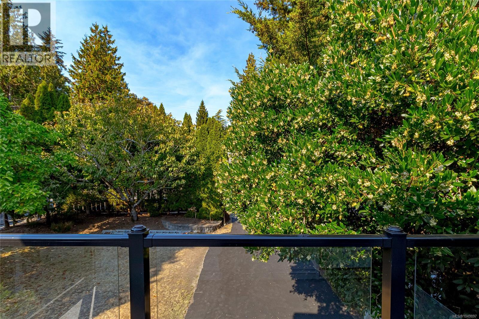 955 Doumac Ave, Saanich - Image 1