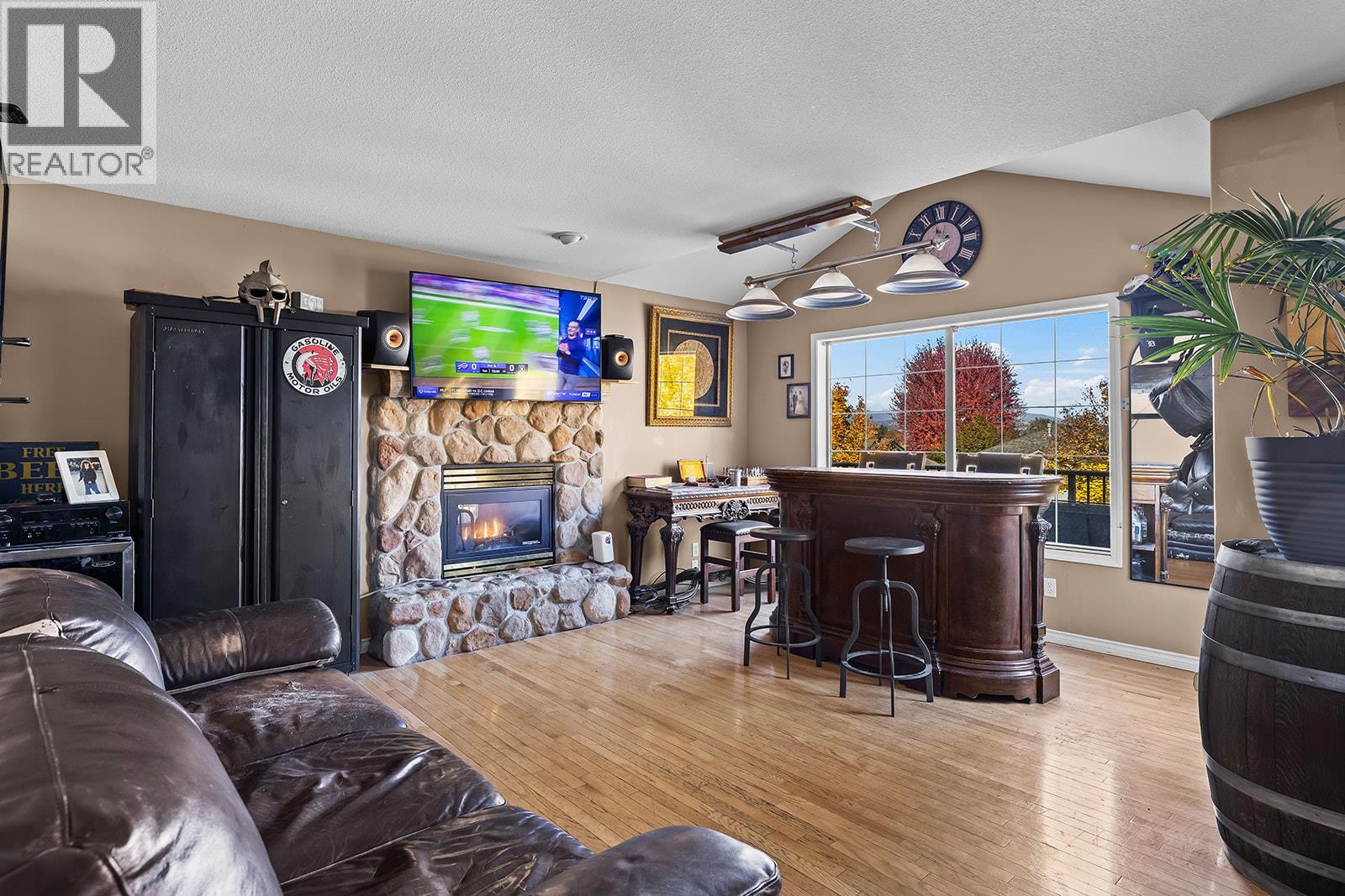 533 Harrop Avenue - 3