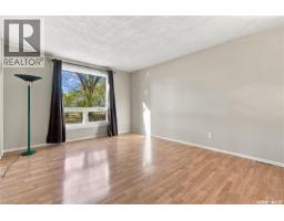 Bedroom - 102 Oakview Drive, Regina, SK S4R0E4 Photo 6