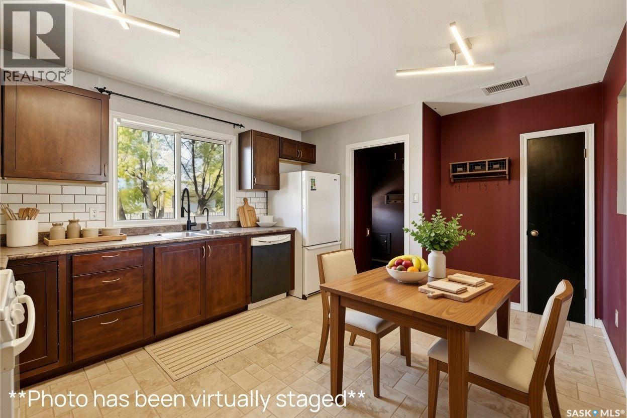 520 Montague STREET, Regina — photo 15