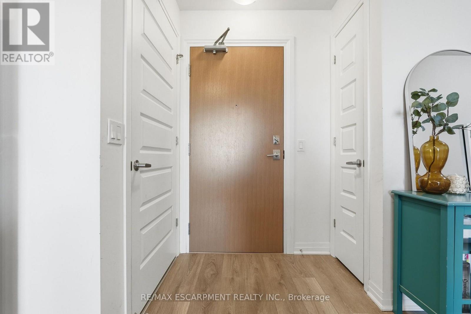 424- 1105 Leger Way, Milton, ON photo 3