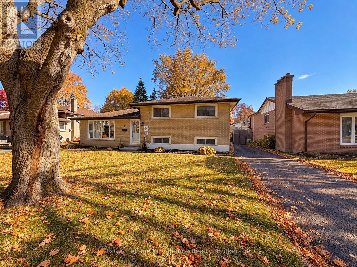 21 Lambert Drive, Belleville, ON photo 2