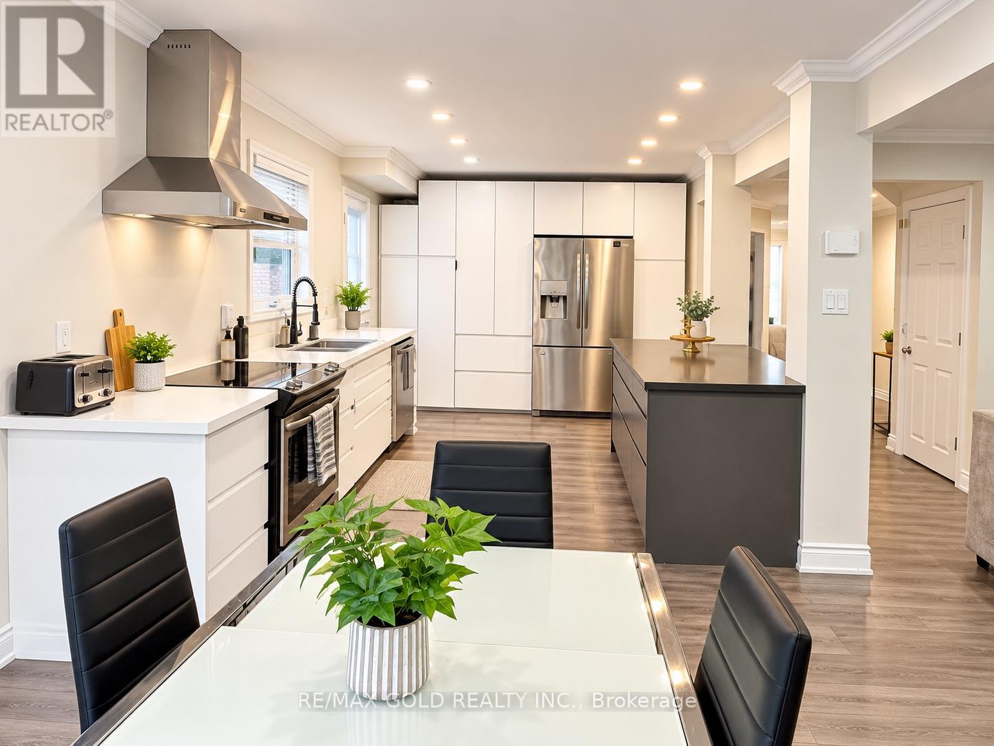 20 Sifton Place, Brampton, ON photo 2