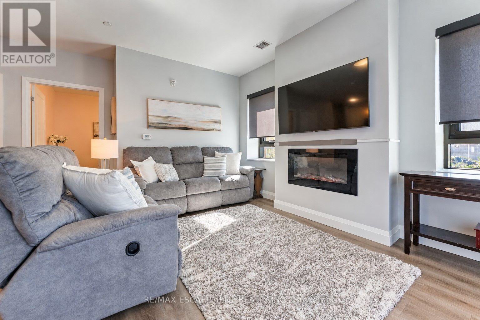 111- 332 Gosling Gardens, Guelph, ON photo 11