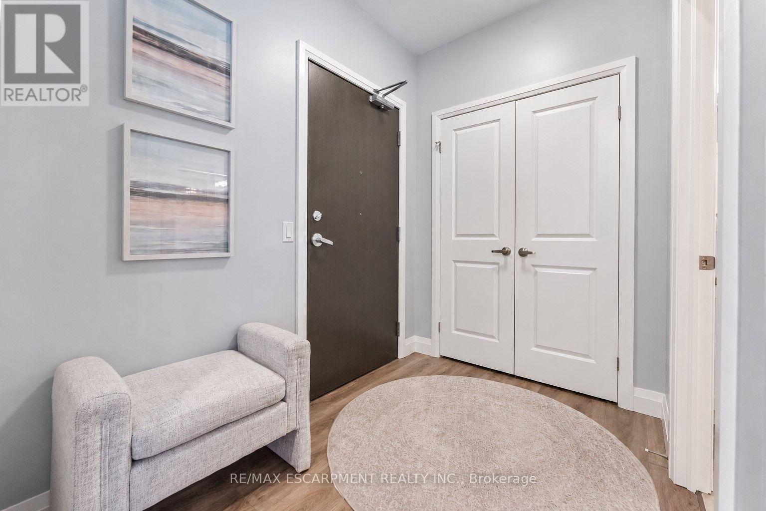 111- 332 Gosling Gardens, Guelph, ON photo 5