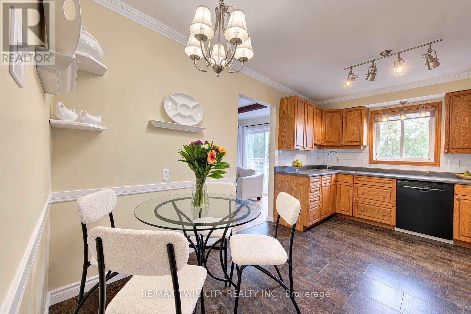 63 Winding Way, Kitchener, ON photo 13