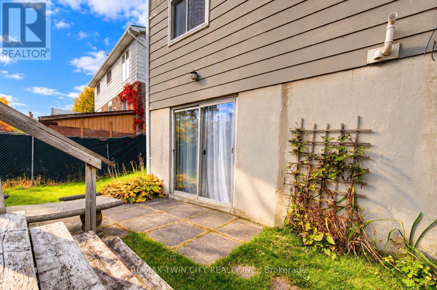 63 Winding Way, Kitchener, ON photo 36