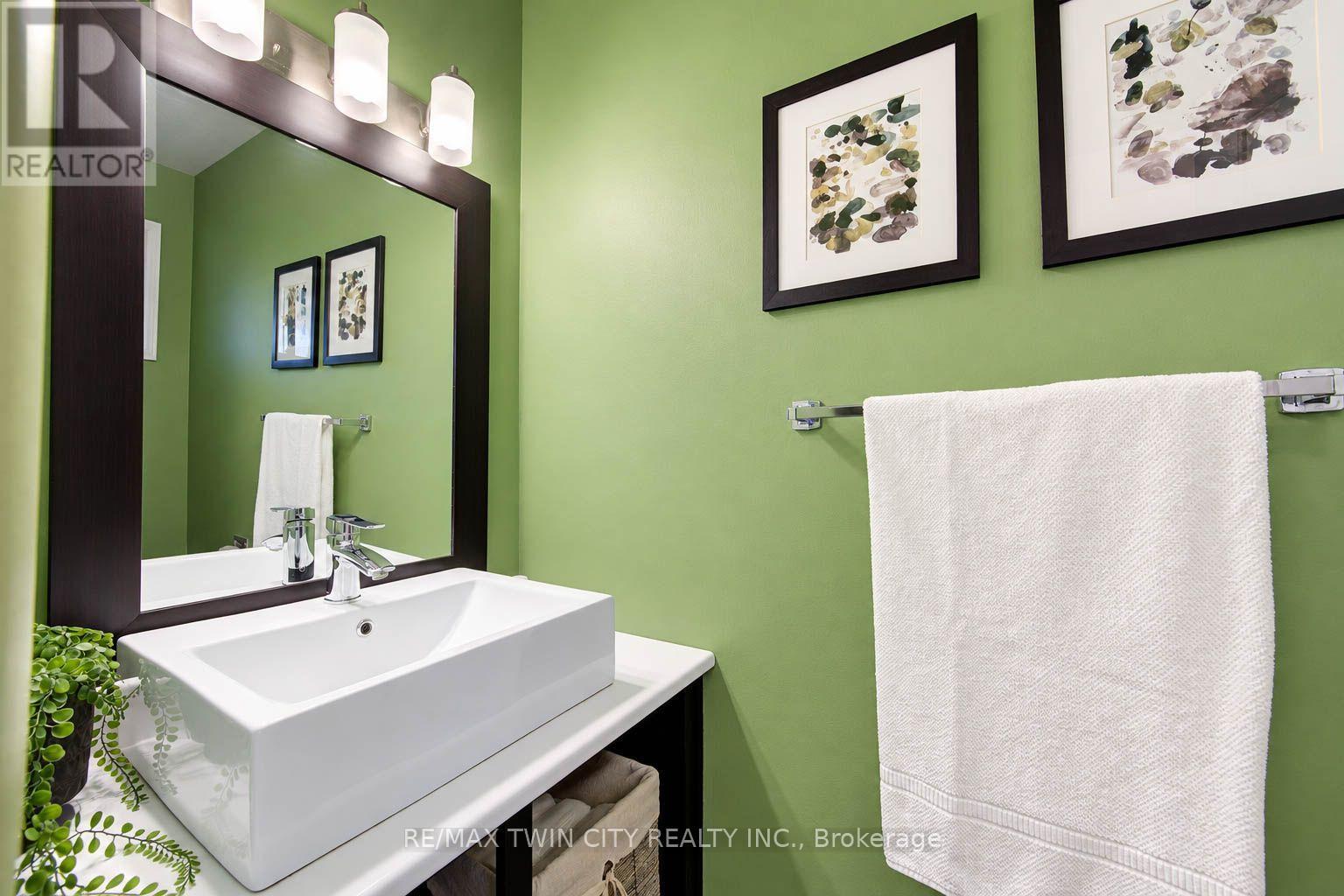 63 Winding Way, Kitchener, ON photo 6