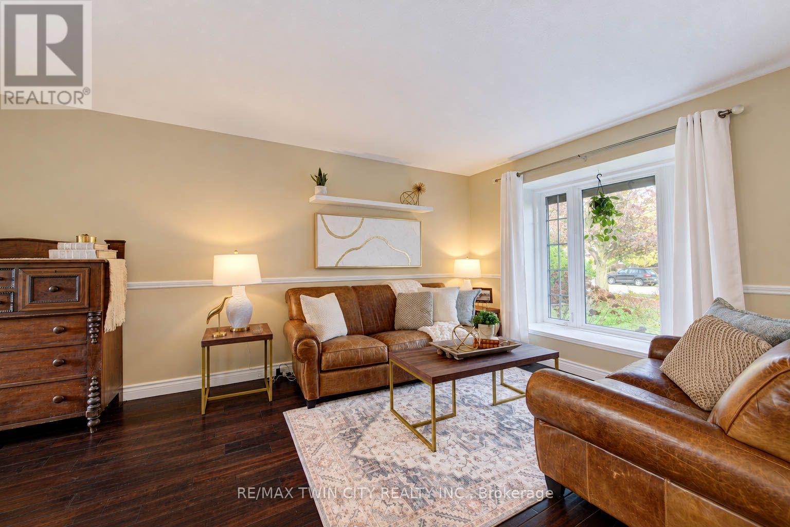 63 Winding Way, Kitchener, ON photo 8