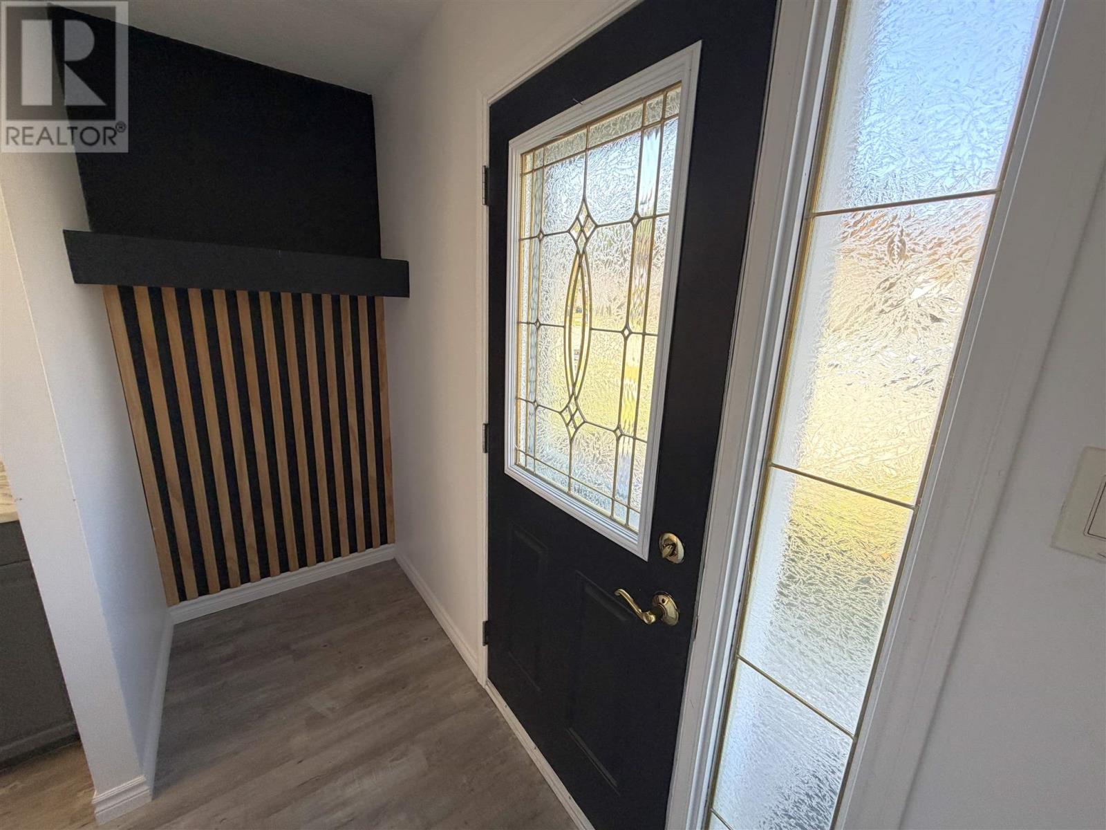 27 Hergott AVE - 13