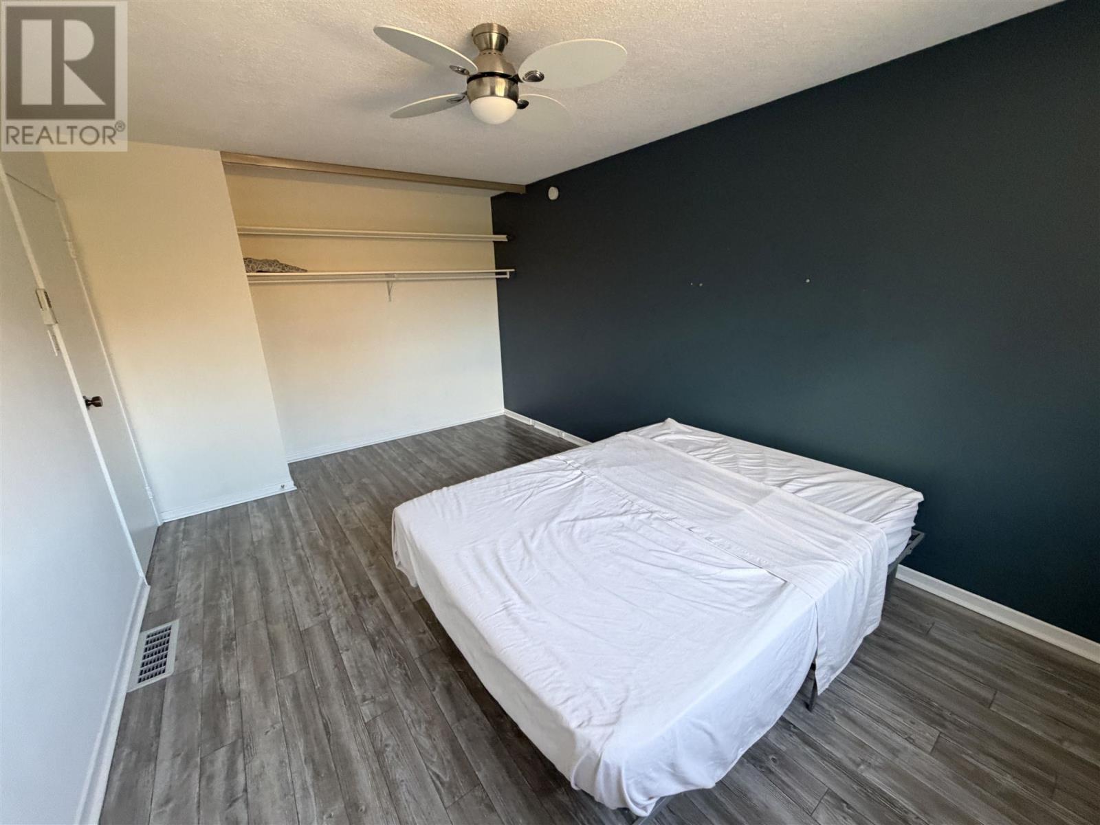27 Hergott AVE - 22