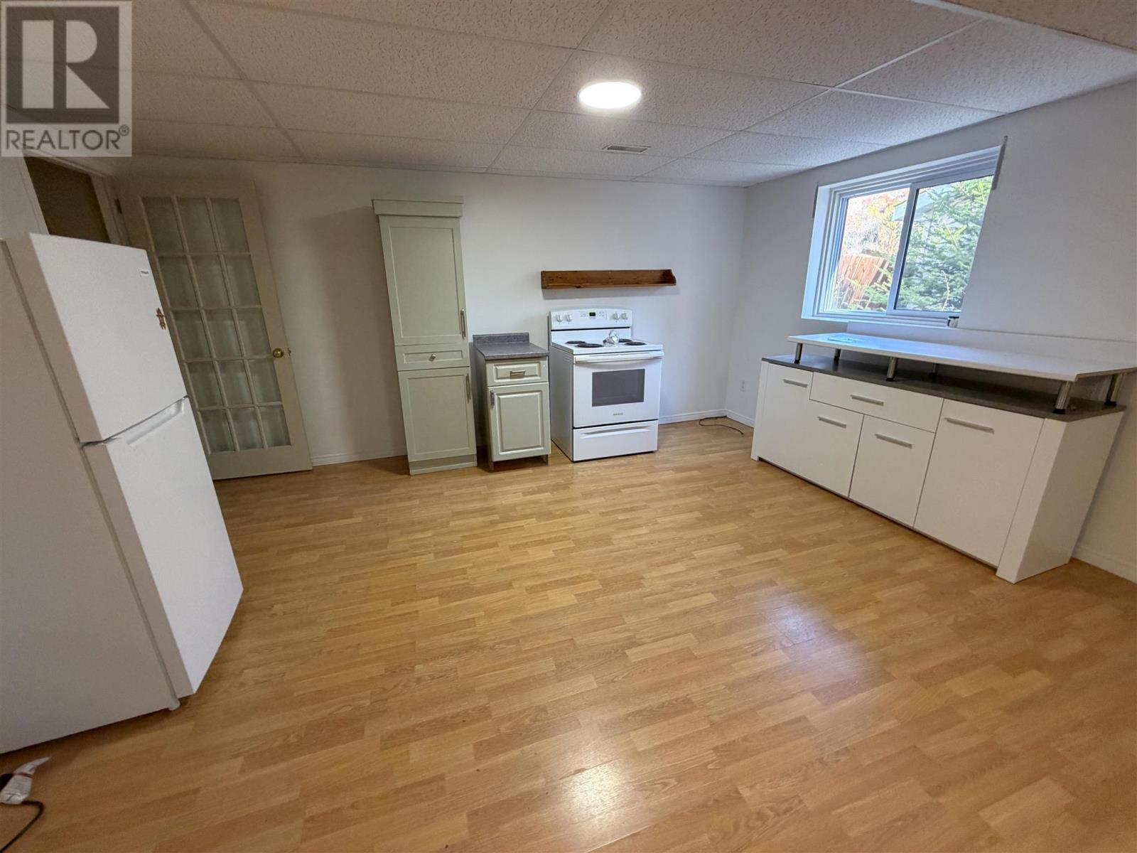 27 Hergott AVE - 28