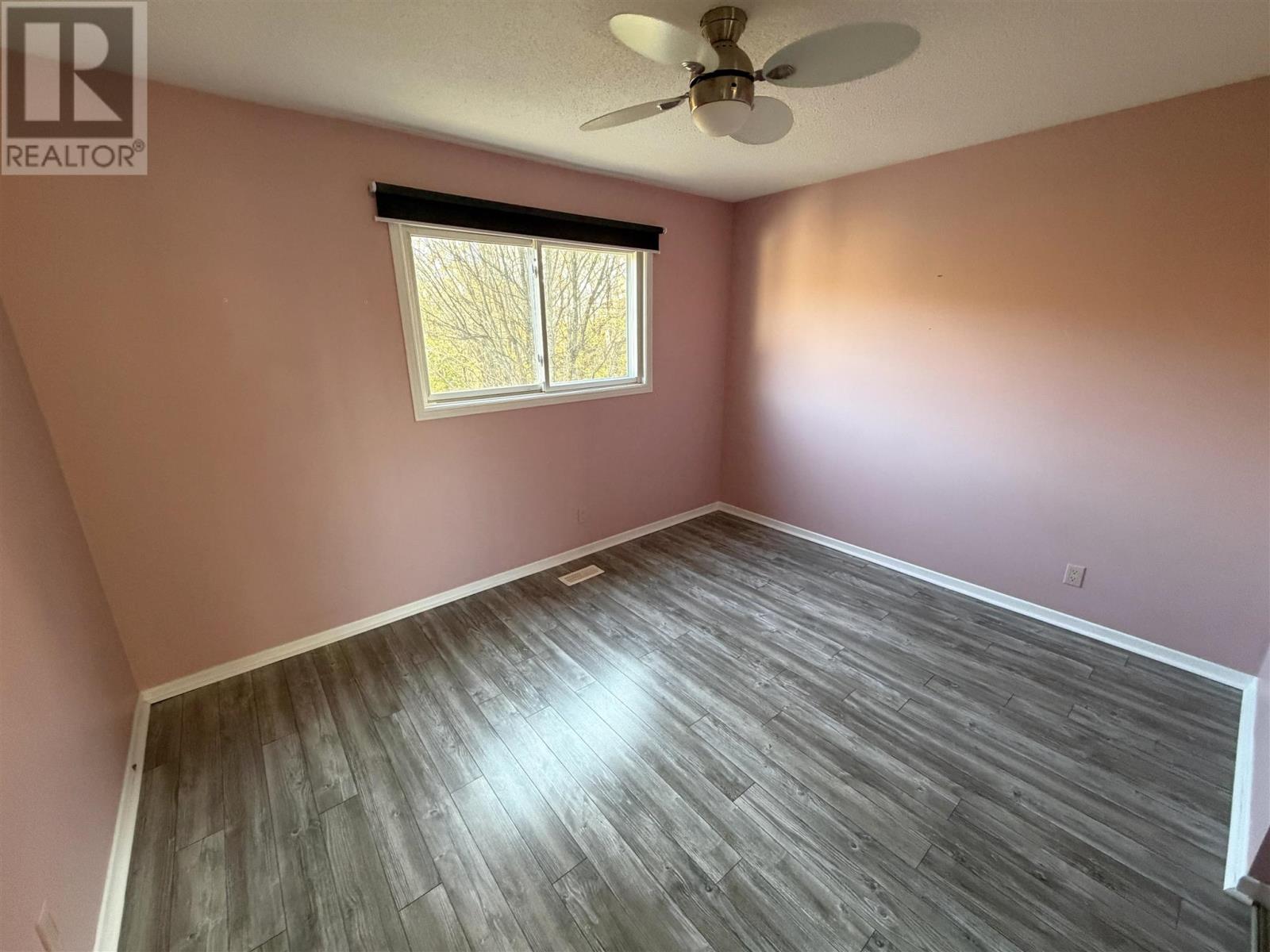 27 Hergott AVE - 23