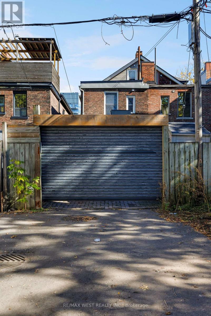 12 STRICKLAND AVENUE - 24
