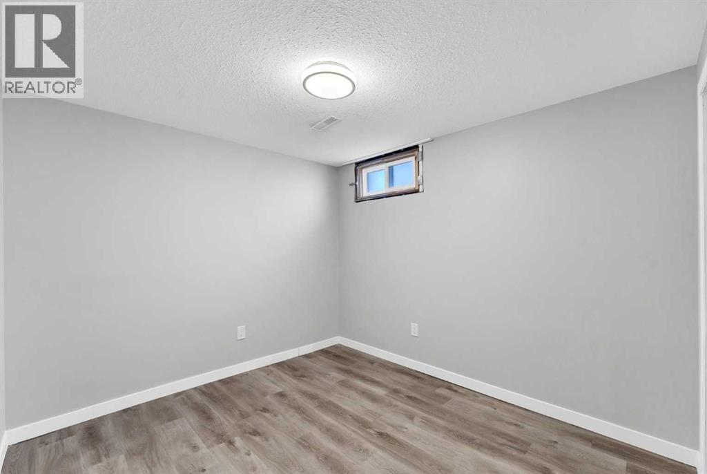 14 Markwick Drive SE - 37