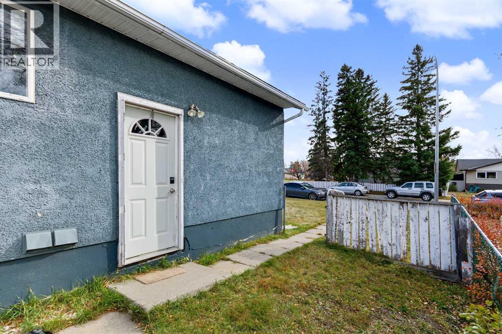 636 Avery Place SE photo 35