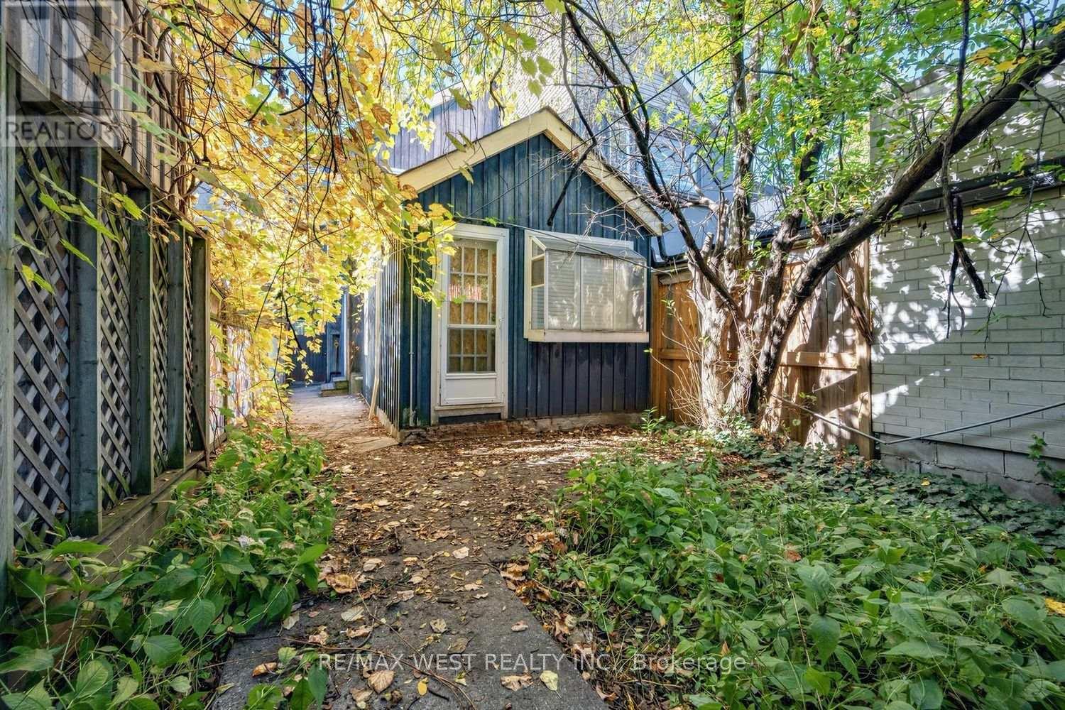 279 Brunswick Avenue, Toronto, ON photo 4