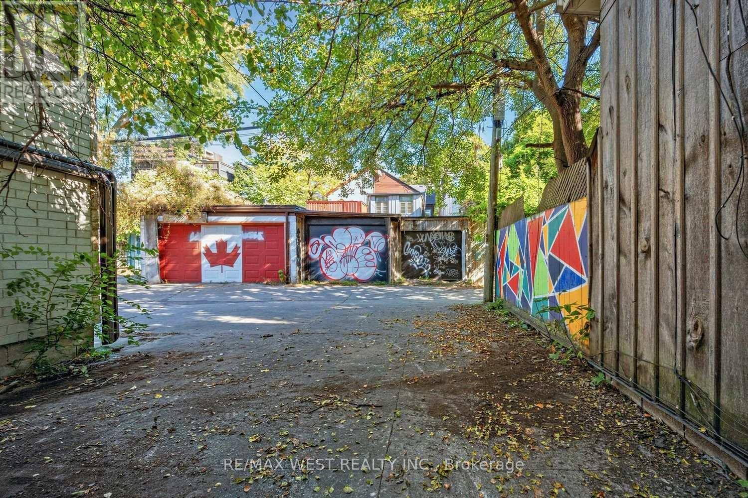 279 Brunswick Avenue, Toronto, ON photo 7