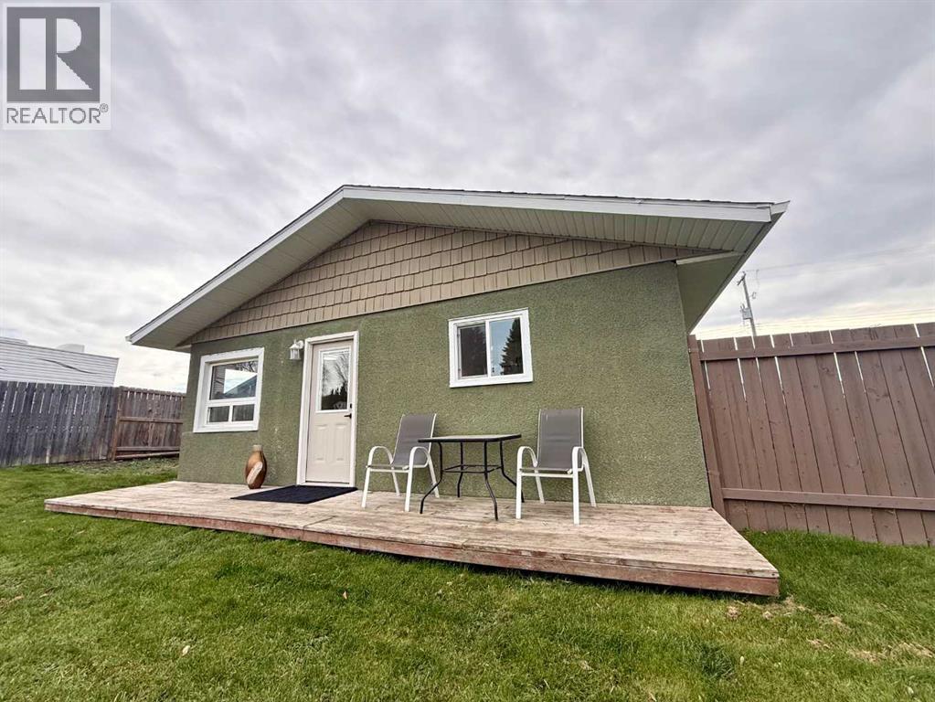 Listing photo – 4839 52 Avenue, Eckville