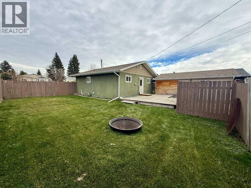 Listing photo – 4839 52 Avenue, Eckville
