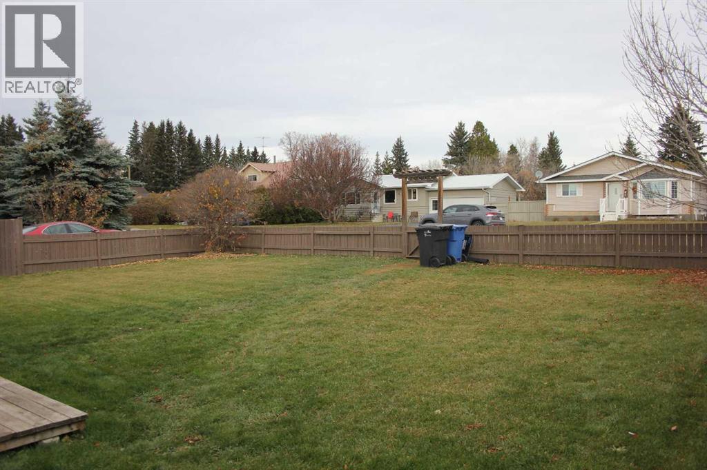 Listing photo – 4839 52 Avenue, Eckville
