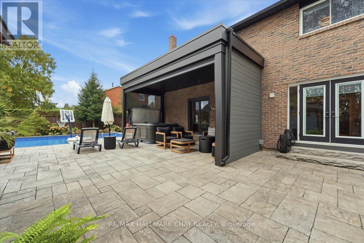 5 Draper Court, Whitby, ON photo 38