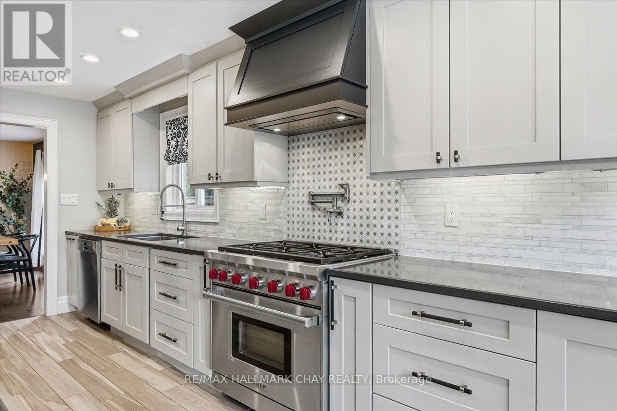 5 Draper Court, Whitby, ON photo 6