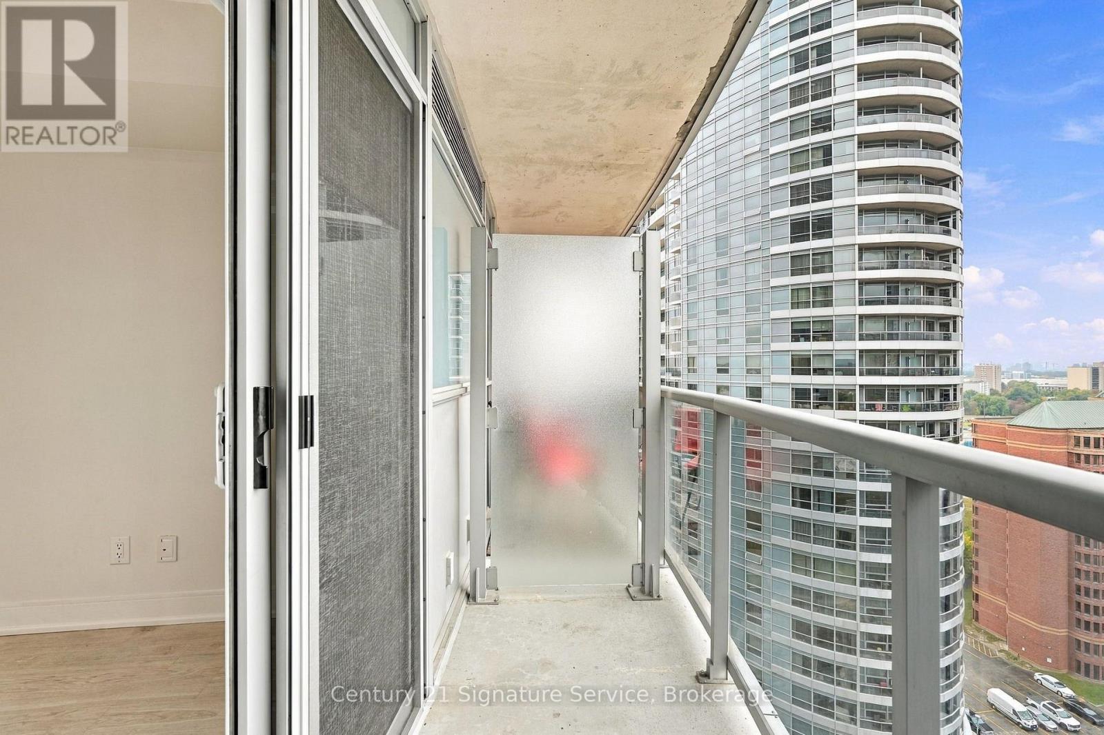 1822- 135 Village Green Square, Toronto, ON photo 17