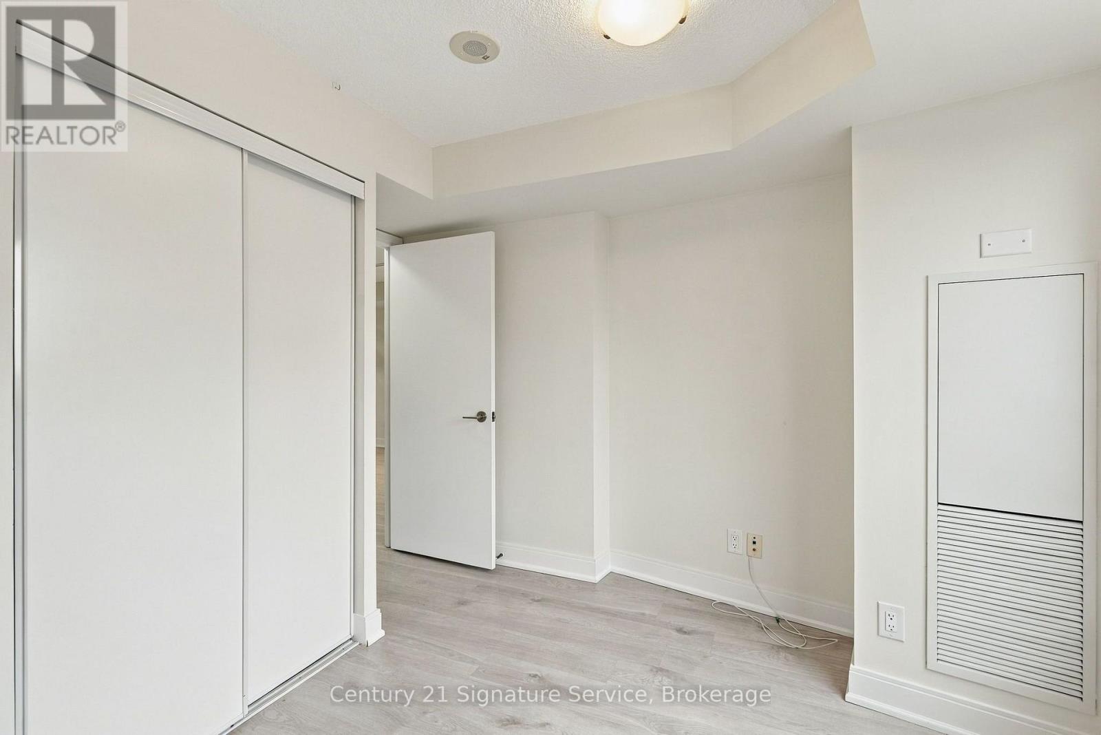 1822- 135 Village Green Square, Toronto, ON photo 23