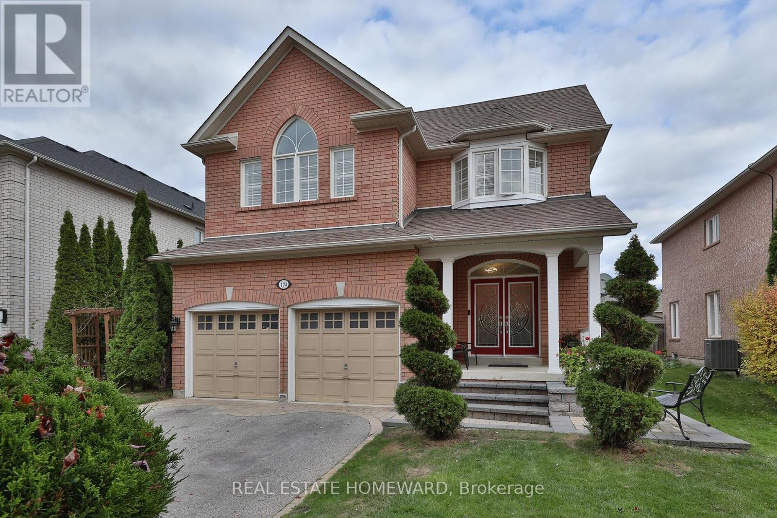 174 Tormina Boulevard, Whitby, ON photo 2