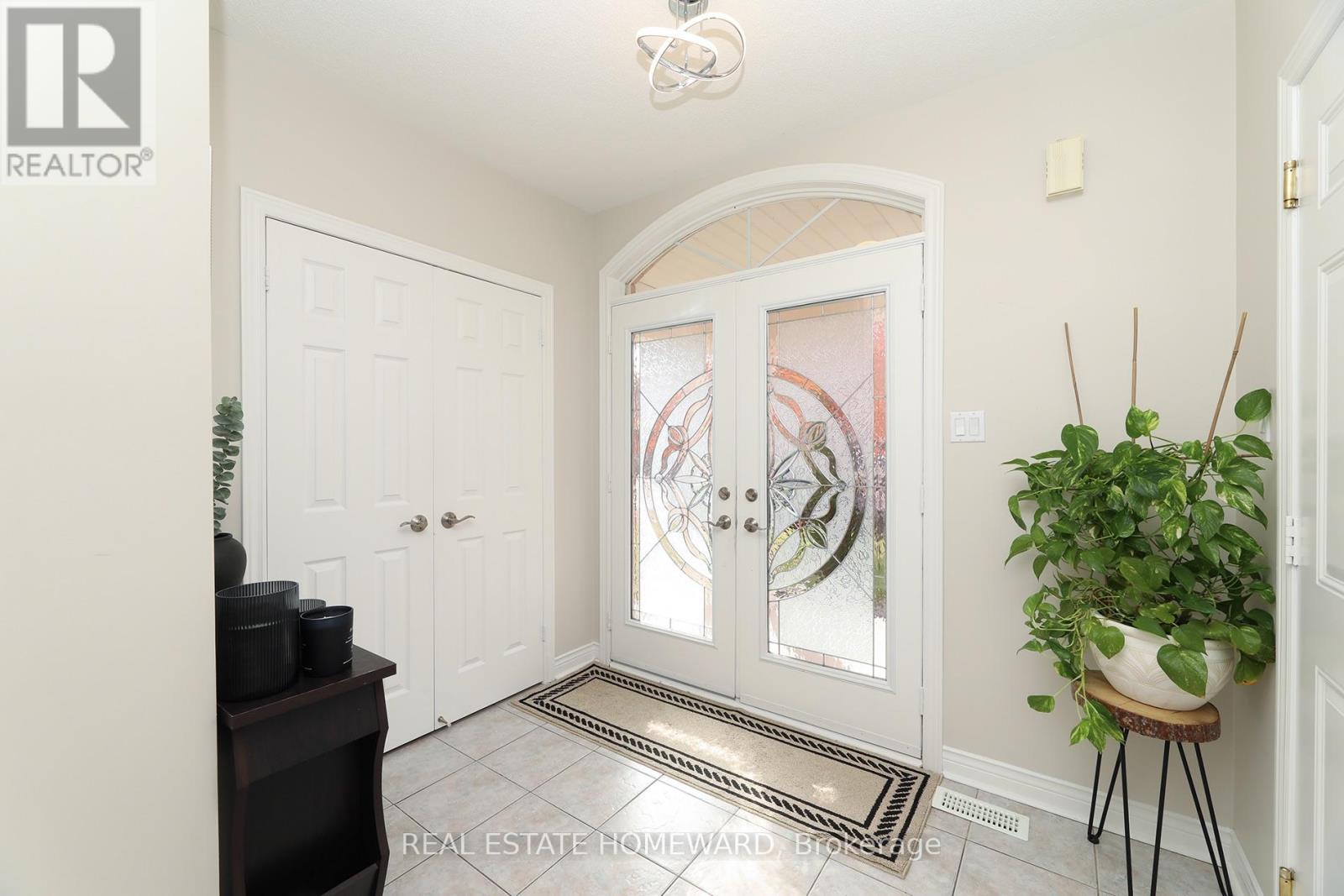 174 Tormina Boulevard, Whitby, ON photo 4