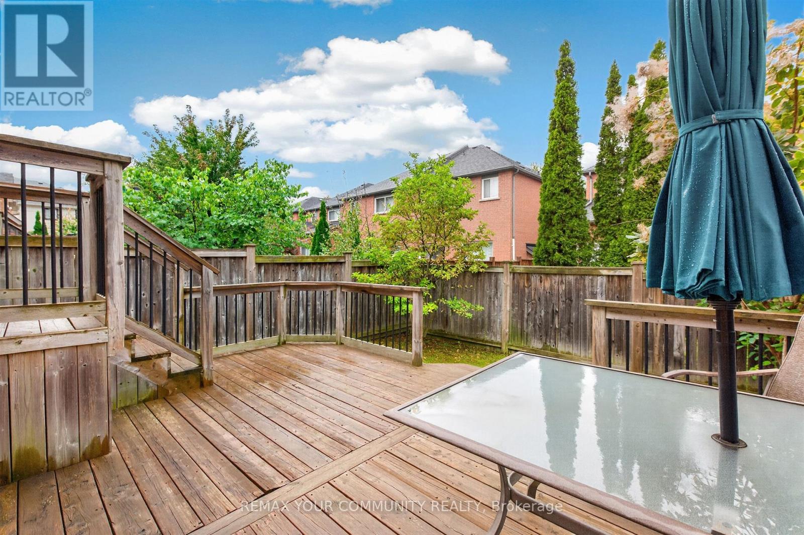 61 COZENS DRIVE - 24